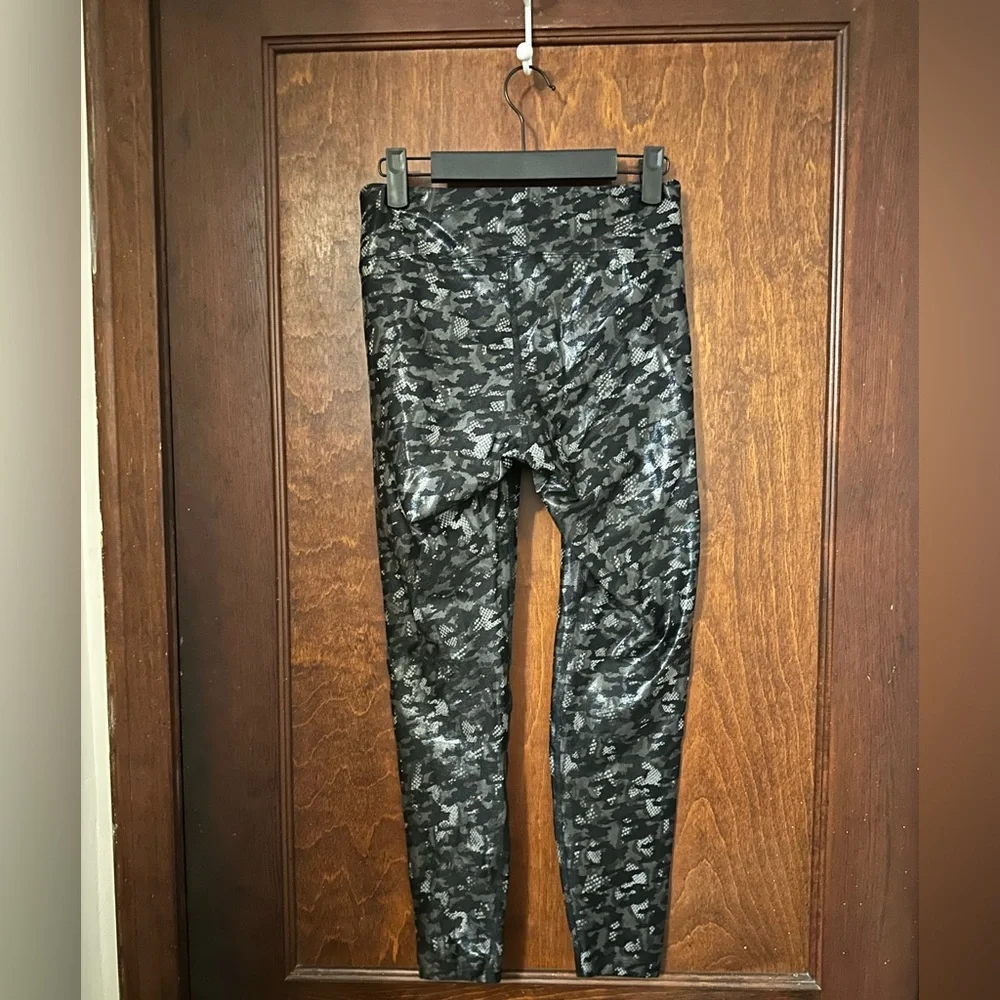 Heroine Sport Novel Leggings Mesh Camo Size M